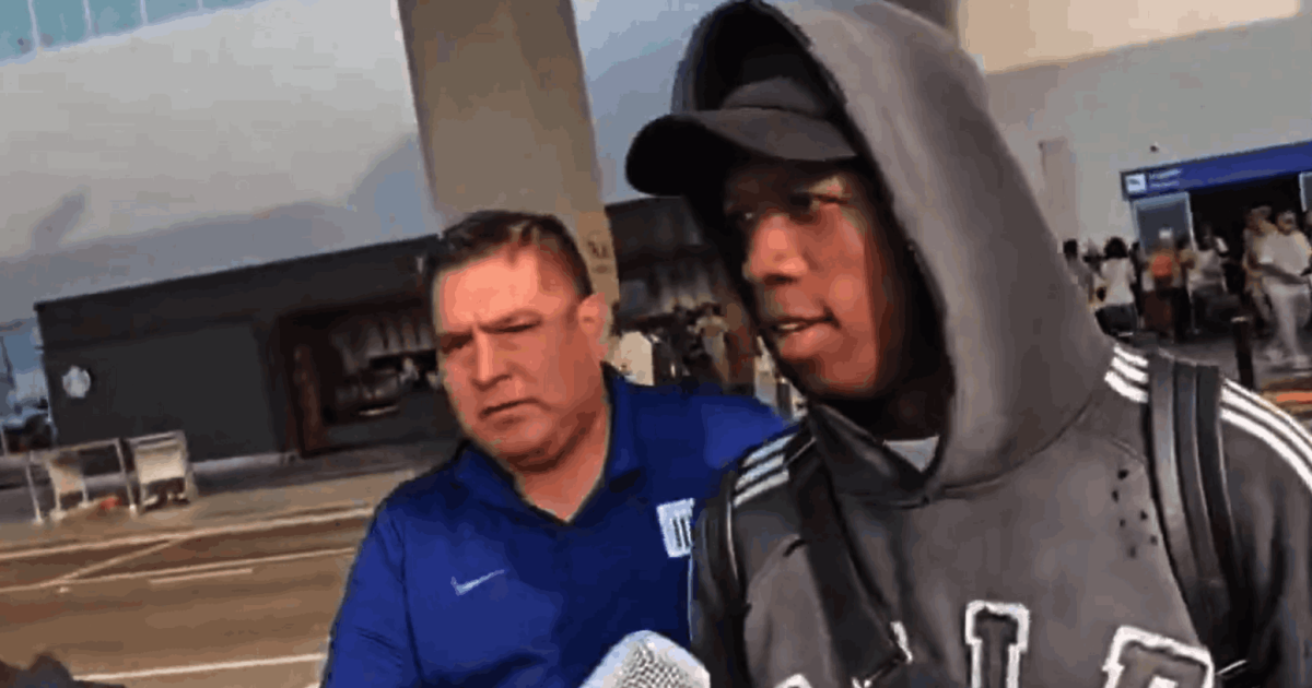 ¡Ya está en Perú! Luis Advíncula arribó esta mañana para jugar por Alianza Lima
