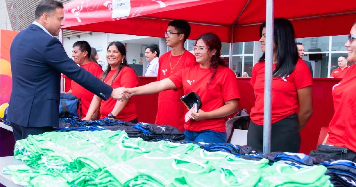 (FOTOS) IPD entregó materiales deportivos para la Academia IPD en 24 regiones del país