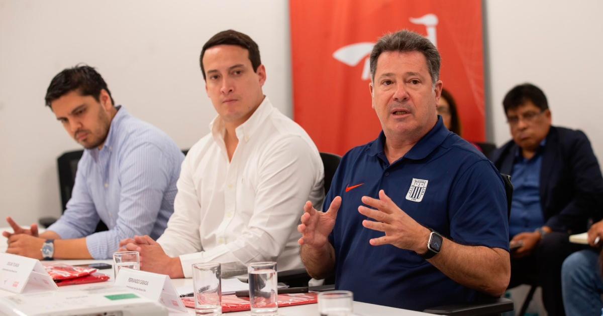 (FOTOS) IPD lanza campaña 'Fútbol sin Violencia'