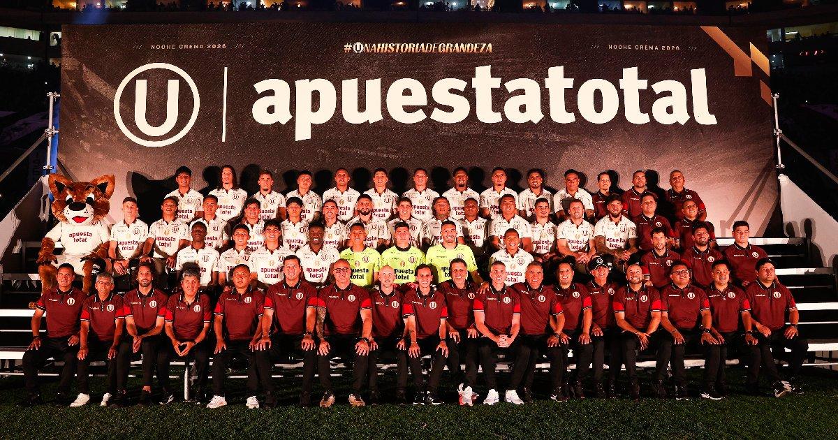 Universitario presentó a su plantel en la 'Noche Crema'
