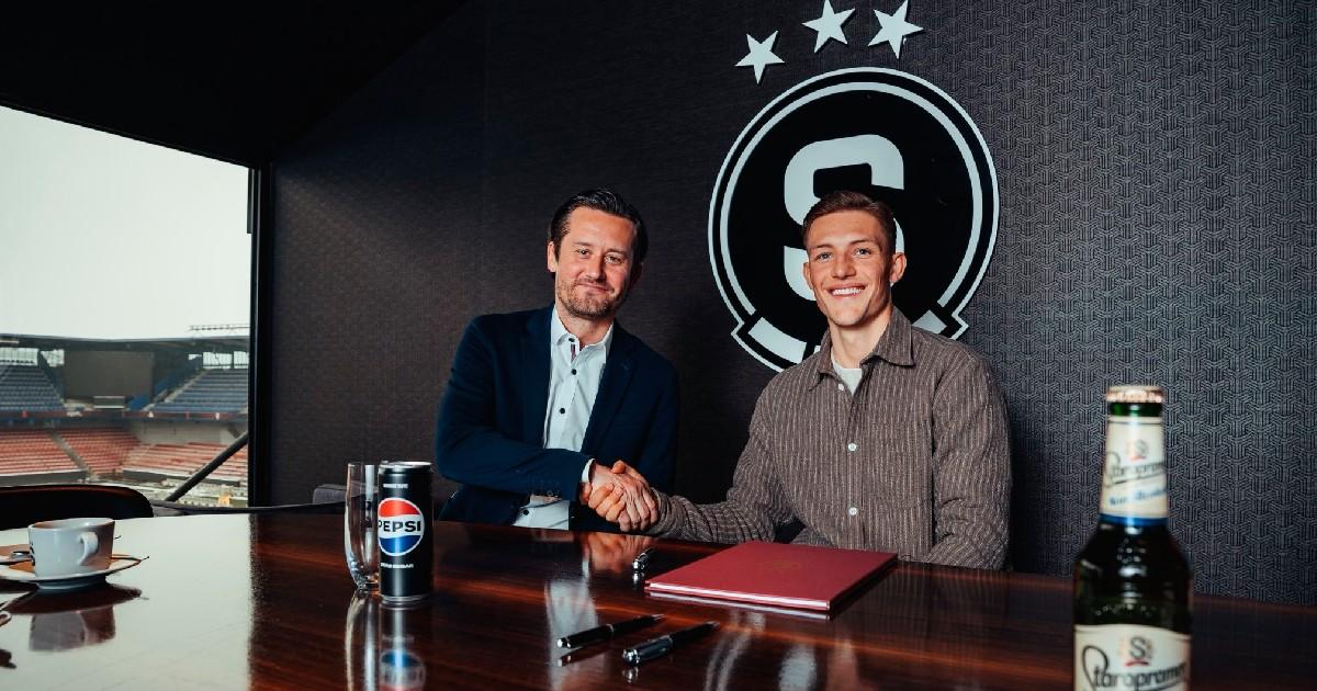 Oliver Sonne fue oficializado en el Sparta Praga