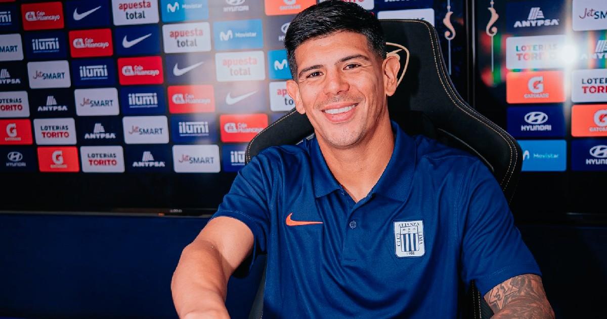 (FOTOS) Alianza Lima oficializó fichaje de Esteban Pavez