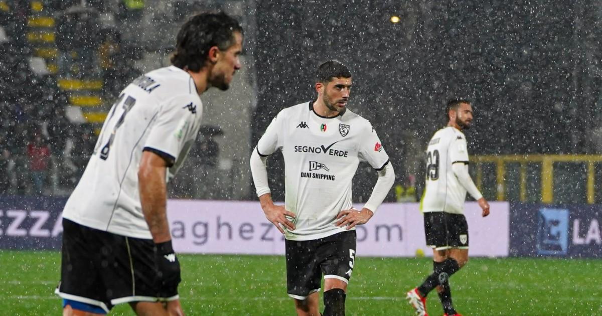 Sin Lapadula, Spezia ganó en casa