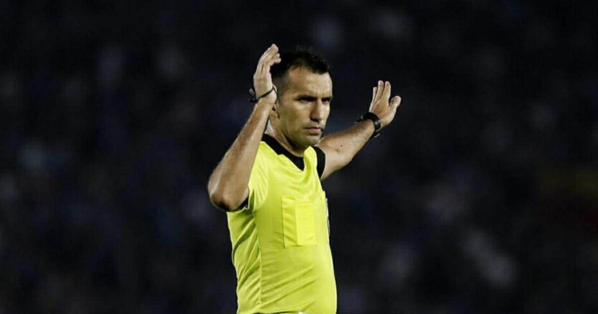 Colombiano Betancur será el árbitro para duelo entre 2 de Mayo vs. Cristal
