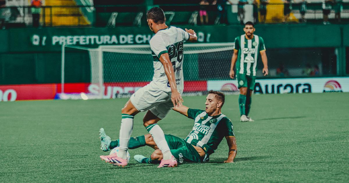 Chapecoense rescató empate al final ante Coritiba