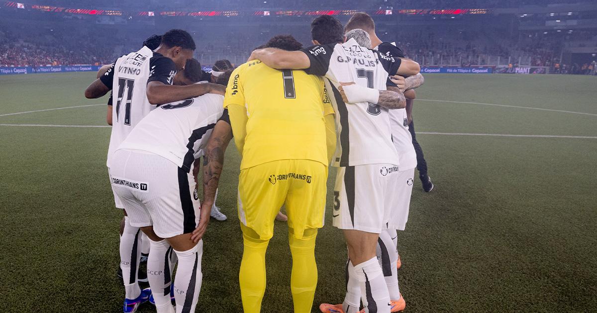 Carrillo fue titular en empate de Corinthians ante Cruzeiro