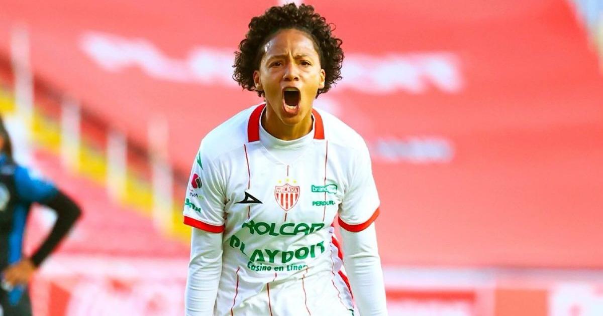 (VIDEO) ¡Del susto al gol! Sashenka Porras convirtió un histórico tanto con Necaxa