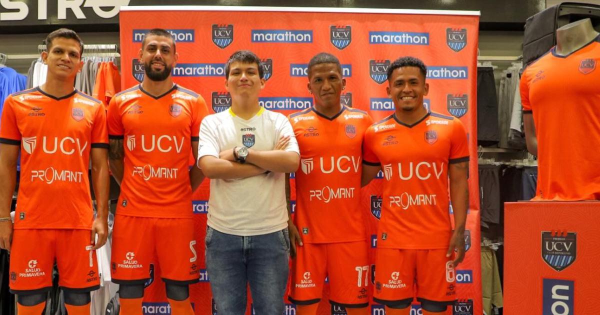(FOTOS) ¡Poético! César Vallejo presentó la indumentaria que utilizará en el 2026