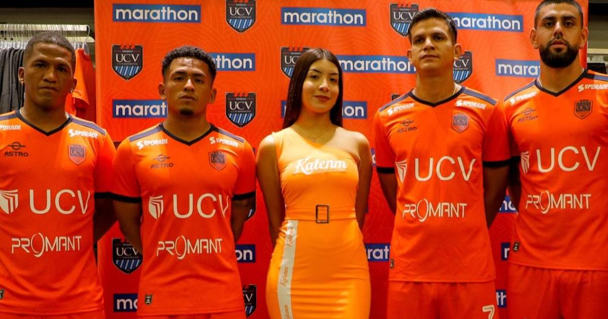 (FOTOS) ¡Poético! César Vallejo presentó la indumentaria que utilizará en el 2026