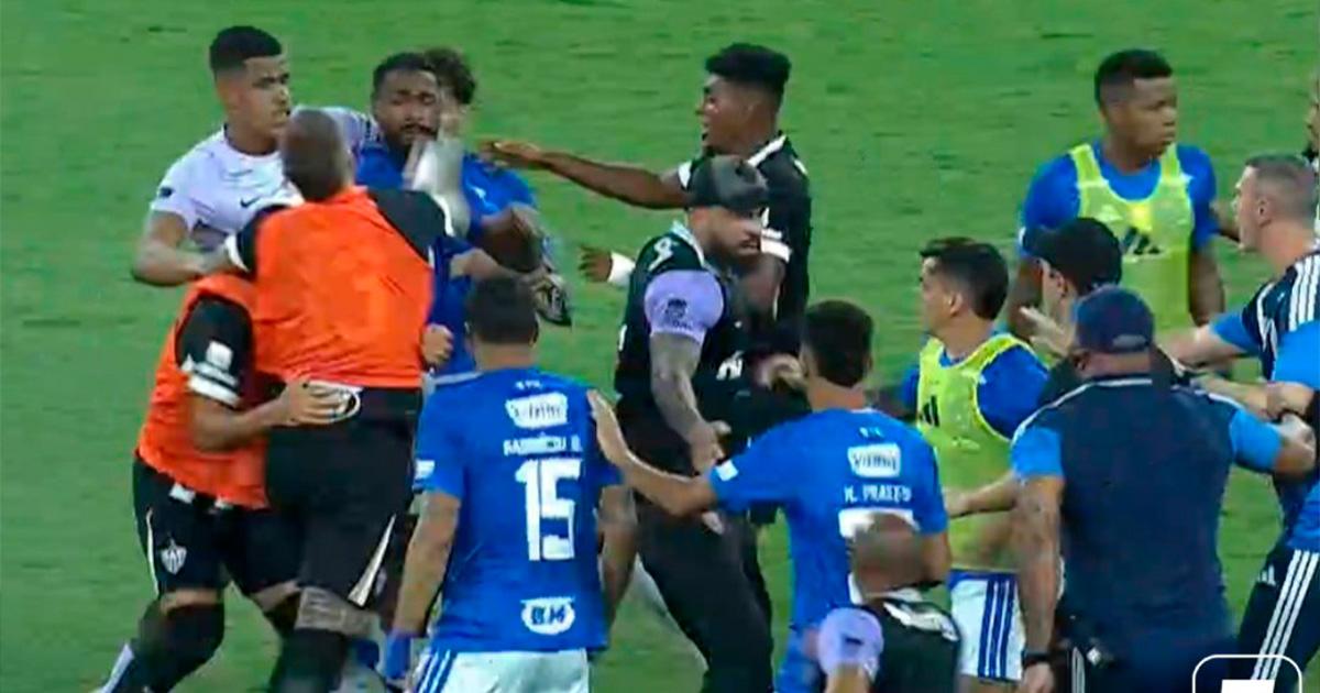 (VIDEO) Terminó en bronca: Cruzeiro venció a Atlético Mineiro en la final del Mineirao