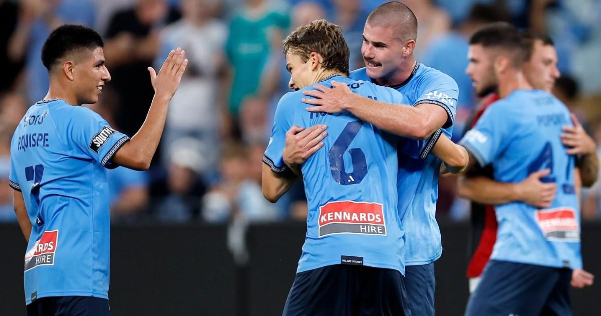 Quispe fue titular en triunfo de Sydney FC