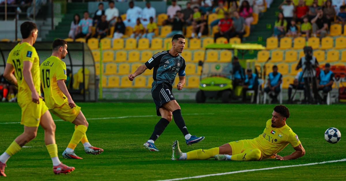Tapia ingresó en derrota de Al Wasl ante el Al Nassr