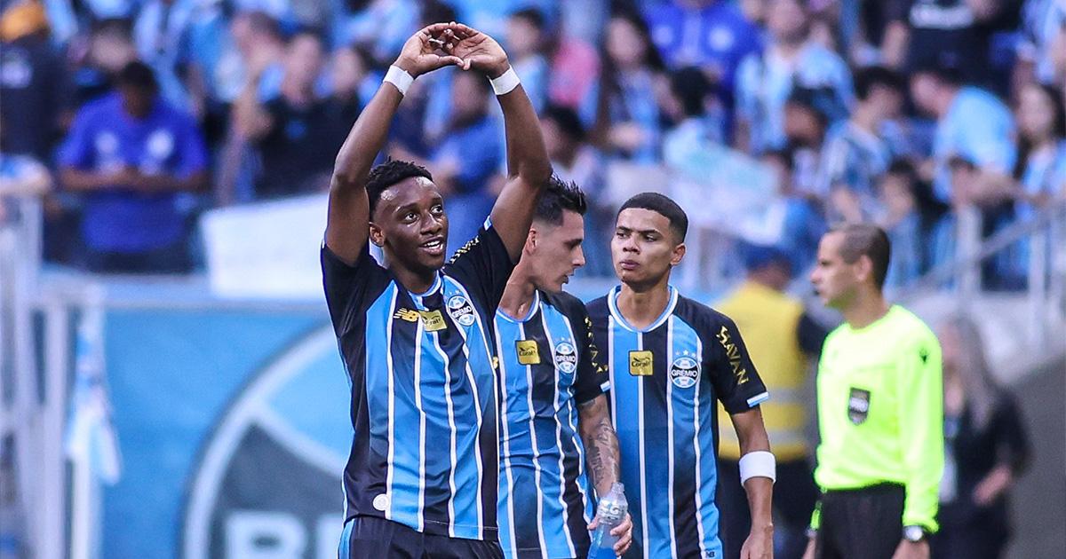 Con Noriega, Gremio venció en casa a Coritiba por el Brasileirao
