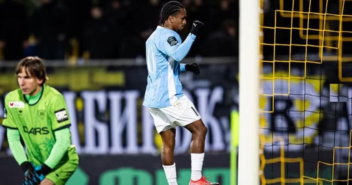 Reyna jugó los 90 minutos en triunfo agónico de Rodina Moscú en la liga de ascenso rusa
