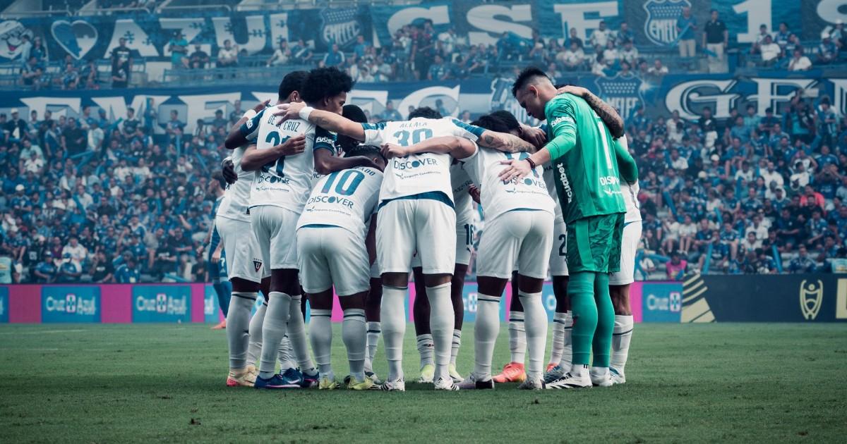 Pretell fue titular en derrota de LDU ante Emelec