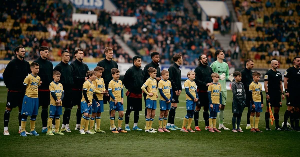 Con Sonne y Grimaldo, Sparta Praga ganó de visita