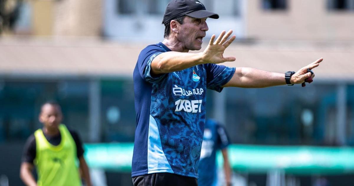 (FOTOS) Zé Ricardo estuvo al mando de su primer entrenamiento en Cristal