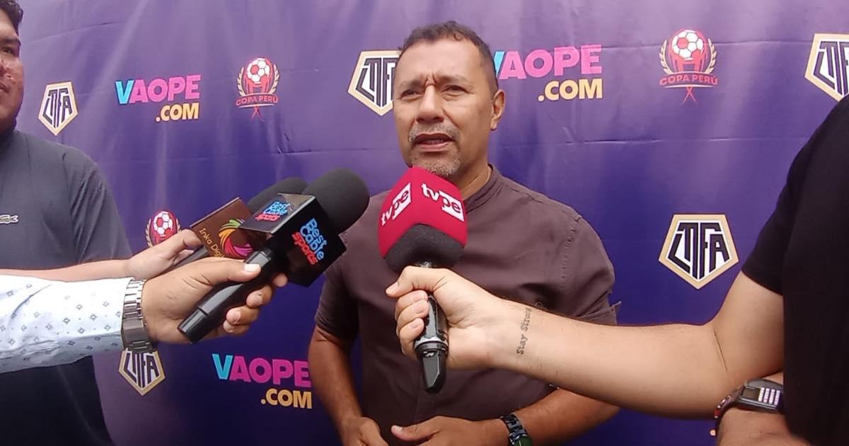 Palacios: "Cristal siempre jugó Copa sin descuidar el torneo local por eso lo de hoy sorprende"
