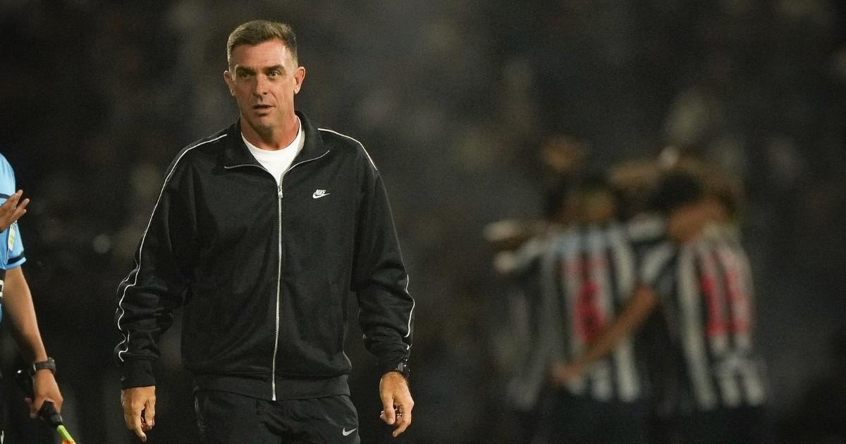 Guede: "Los jugadores me bancaron a muerte, ellos con los Navarro dieron la cara por mí"