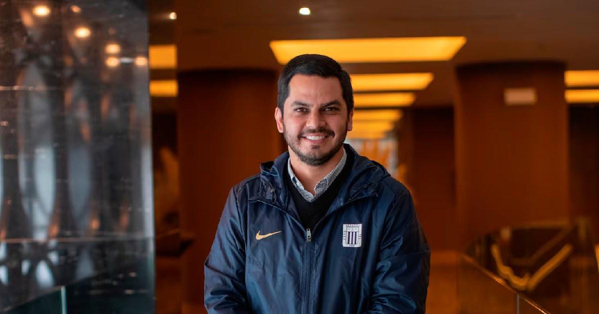 Navarro: "Quién no quisiera a Renato Tapia, pero no es momento para hablar de refuerzos ni de salidas"