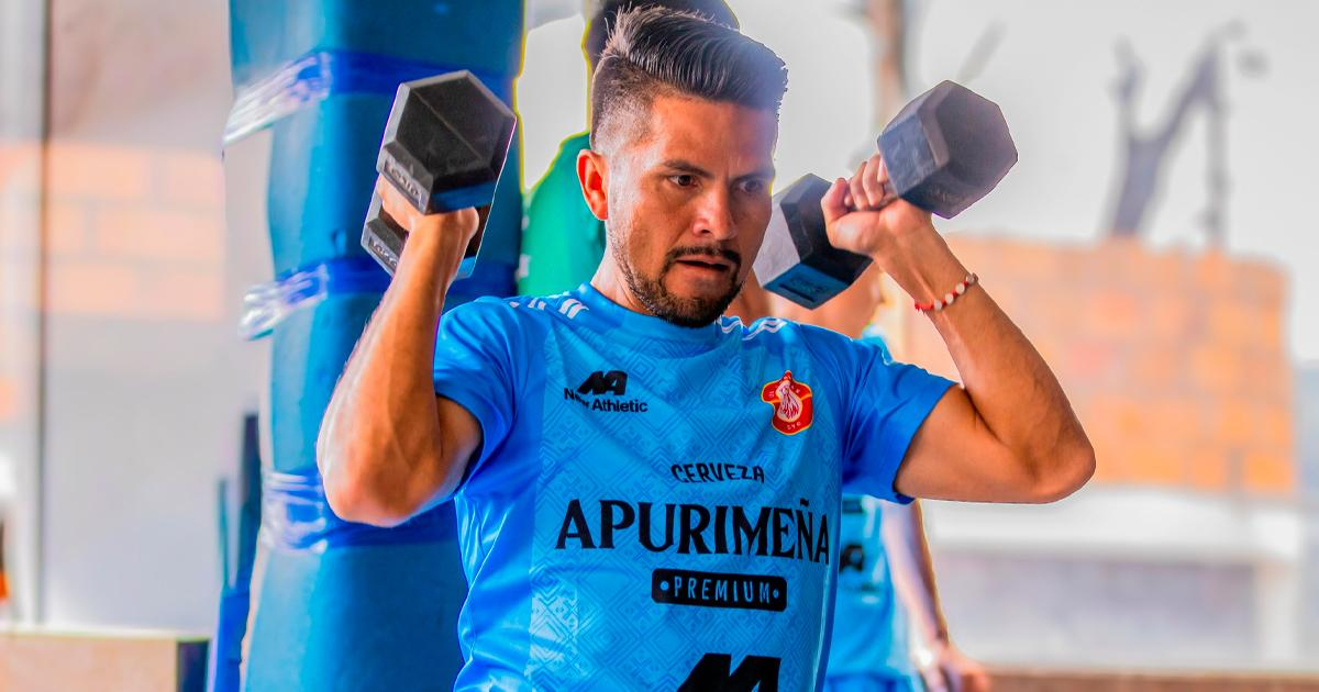 Cambia de camiseta: Juan Pablo II refuerza su ataque con Janio Pósito para el Clausura