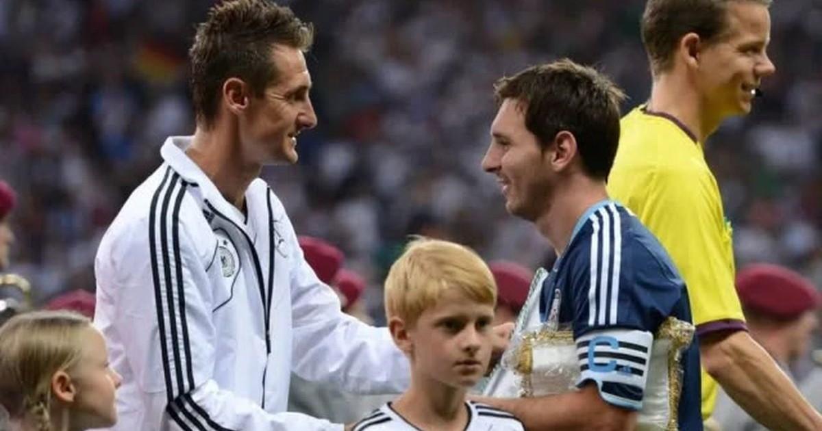 Klose felicitó a Messi tras romper su récord