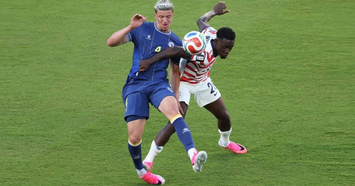 FIFA revocó suspensión de Balogun y quedó habilitado para jugar ante Bélgica