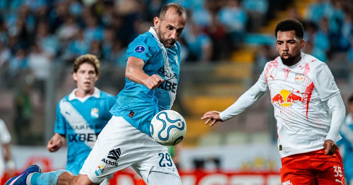 (FOTOS) No se hicieron nada: Cristal y Bragantino empataron 0-0 en la Sudamericana