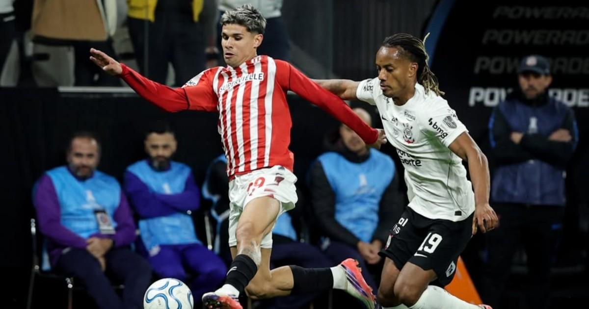 Corinthians, con Carrillo, quedó fuera de la Libertadores