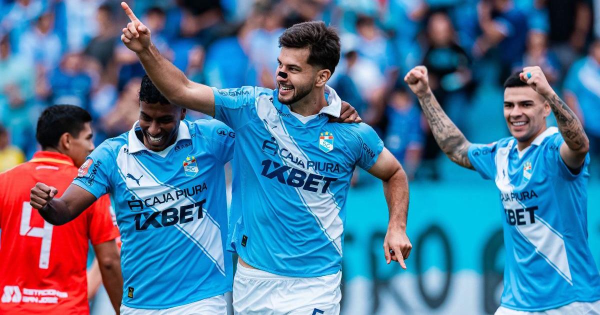 (FOTOS) ¡Se mete a la pelea! Cristal derrotó a Grau y trepó al segundo lugar