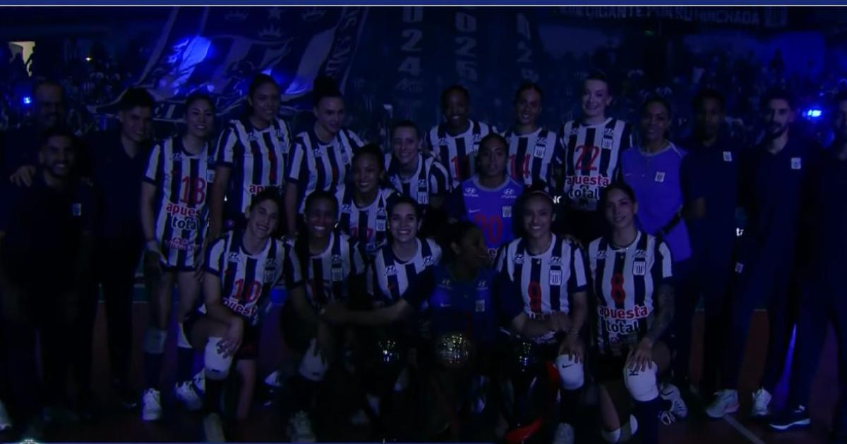 ¡Una fiesta! Alianza Lima presentó a su plantel en la 'Noche Blanquiazul de Vóley' 2026