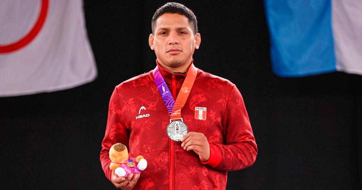 Carlos Espinoza sube al podio en los Juegos Suramericanos Santa Fe 2026