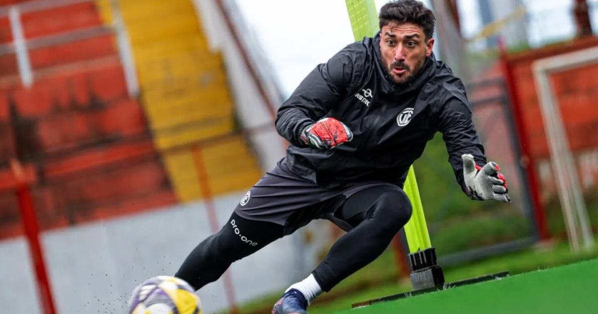 Barrios: "No tengo las condiciones para ser '9', pero desde donde me necesiten, siempre estaré"