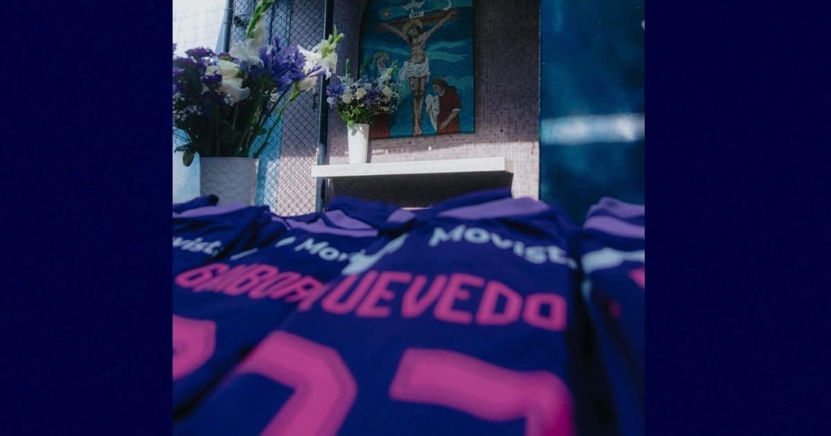 (FOTOS) ¡Con toda la fe! Alianza Lima bendijo sus camisetas moradas antes de viajar al Cusco