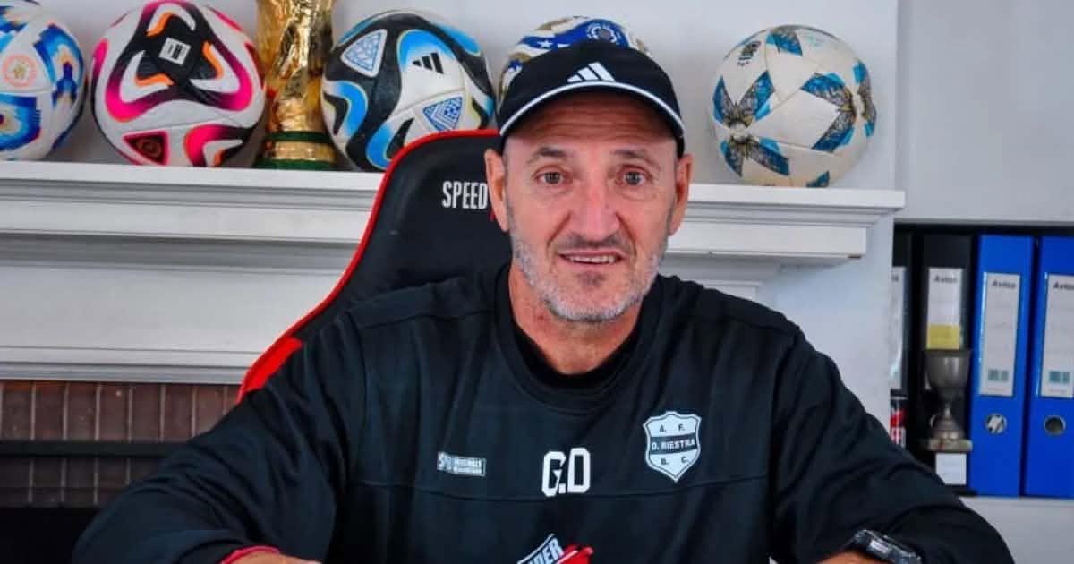 Deportivo Riestra aceptó renuncia de Guillermo Duró y busca entrenador