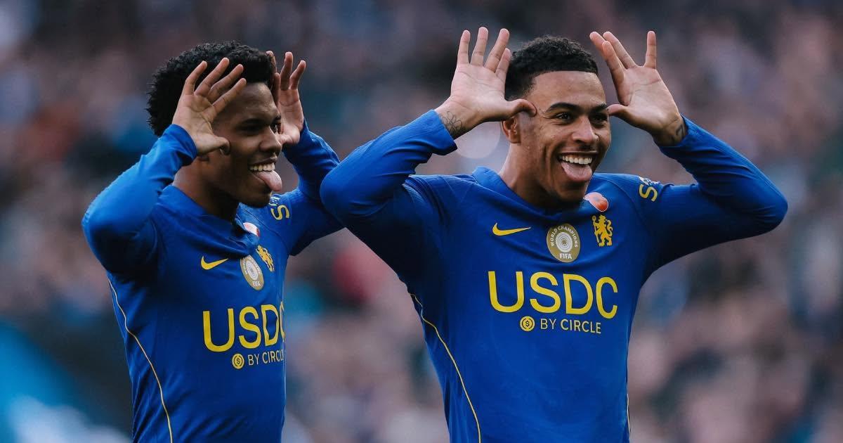 Chelsea venció 2-0 al Manchester United y agravó su crisis en la Premier League