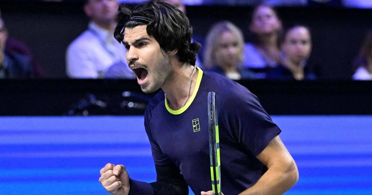 Alcaraz avanzó a cuartos de final en Viena
