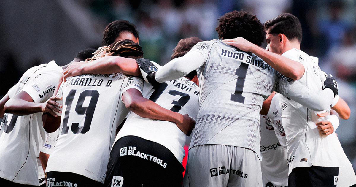 Carrillo fue titular en la caída de Corinthians ante Palmeiras en el derbi paulista