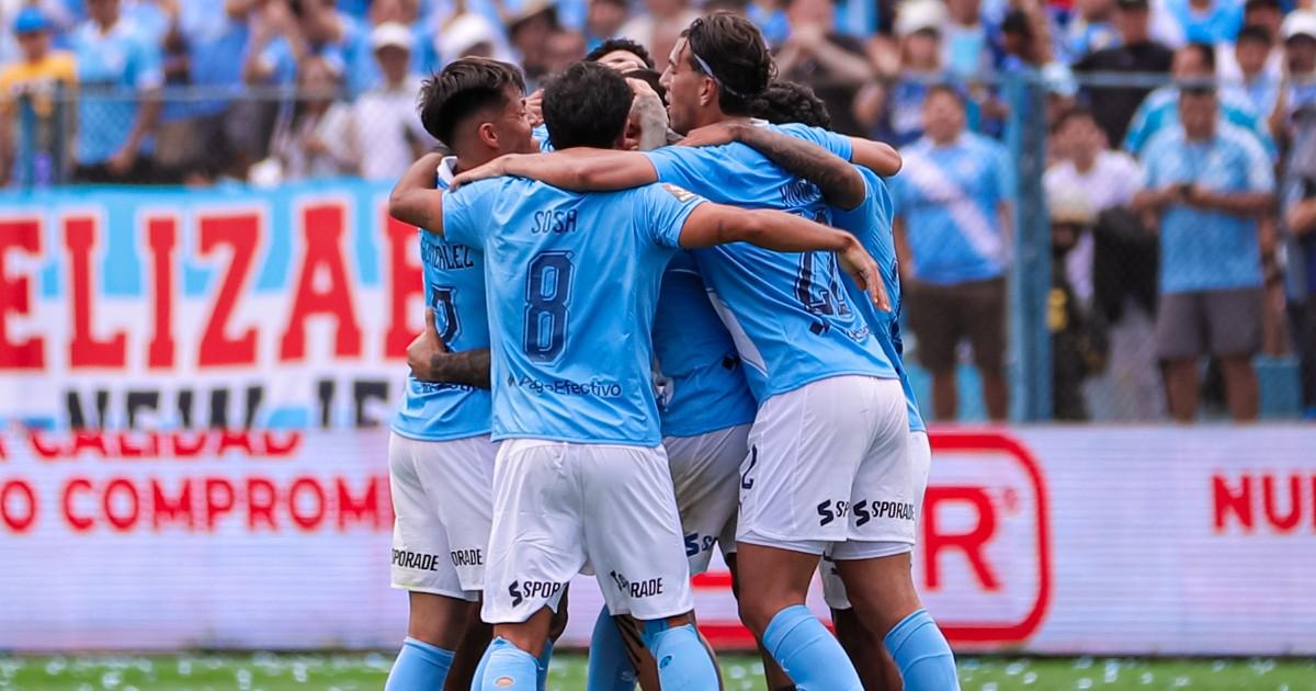 (VIDEO | FOTOS) Cristal se impuso por 4-2 a Comerciantes Unidos y sigue de líder