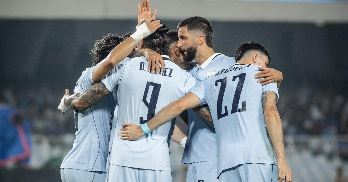 Uruguay no tuvo piedad y goleó por 6-1 a India