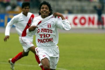 Reimond Manco jugando para la Sub 17 en 2007