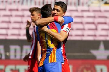 ¡Emotivo! Messi y Suárez protagonizaron sentido abrazo en el Barcelona vs. Atlético | FOTOS