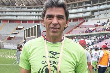 Juan Carlos Bazalar fue oficializado como nuevo entrenador de Comerciantes Unidos