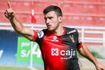 Tras su doblete: Bernardo Cuesta incluido en el once ideal de la semana de la Copa Sudamericana