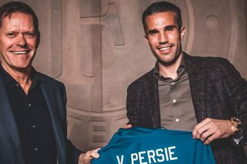 ¡Entrenará a su hijo! Robin Van Persie es nuevo técnico del equipo Sub-16 de Feyenoord