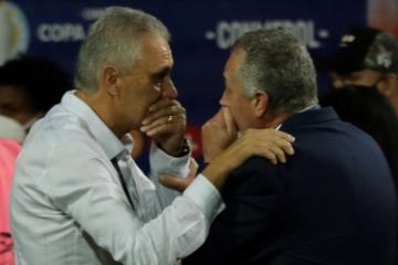 Gustavo Alfaro a Tité: "Pelée contra eso y va a terminar siendo campeón del mundo"