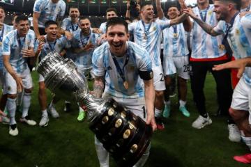 ¡Conmovedor! Lionel Messi fue recibido por todo lo alto por sus vecinos | VIDEO