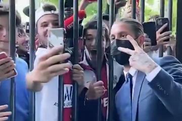 ¡Locura en París! Sergio Ramos desató furor en los aficionados del PSG | VIDEO