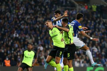(VIDEO) Porto salvó empate en casa ante Sporting y duelo terminó en bronca
