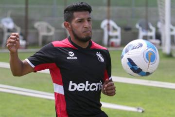 Arias: "En las oportunidades que tengamos, tenemos que anotar"